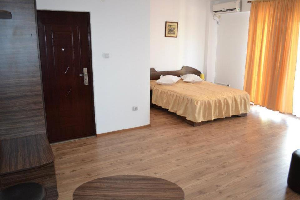 Hotel Corsar Tulcea Exterior foto